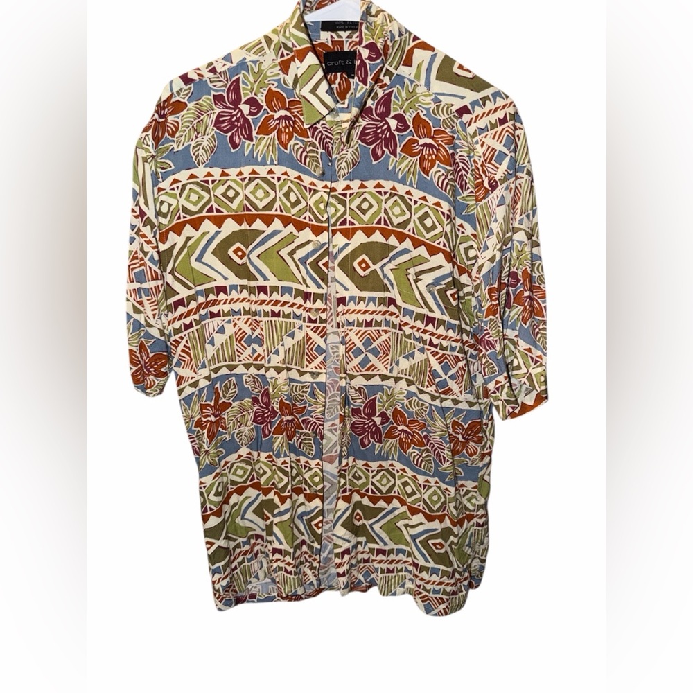 Men’s croft & barrow Tropical Print Button Down - Size M.
